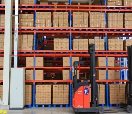 佛山三水貨架公司分享重型倉儲(chǔ)貨架的優(yōu)點(diǎn)和適用范圍